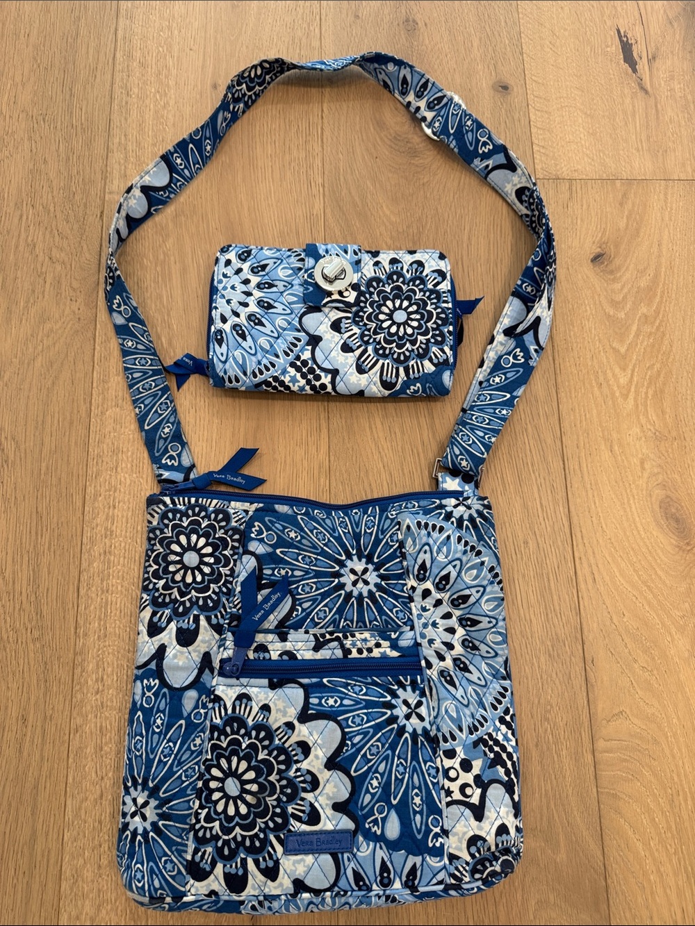 Vera Bradley Hipster Crossbody Bag Wallet Set Blue Tapestry Adjustable Strap